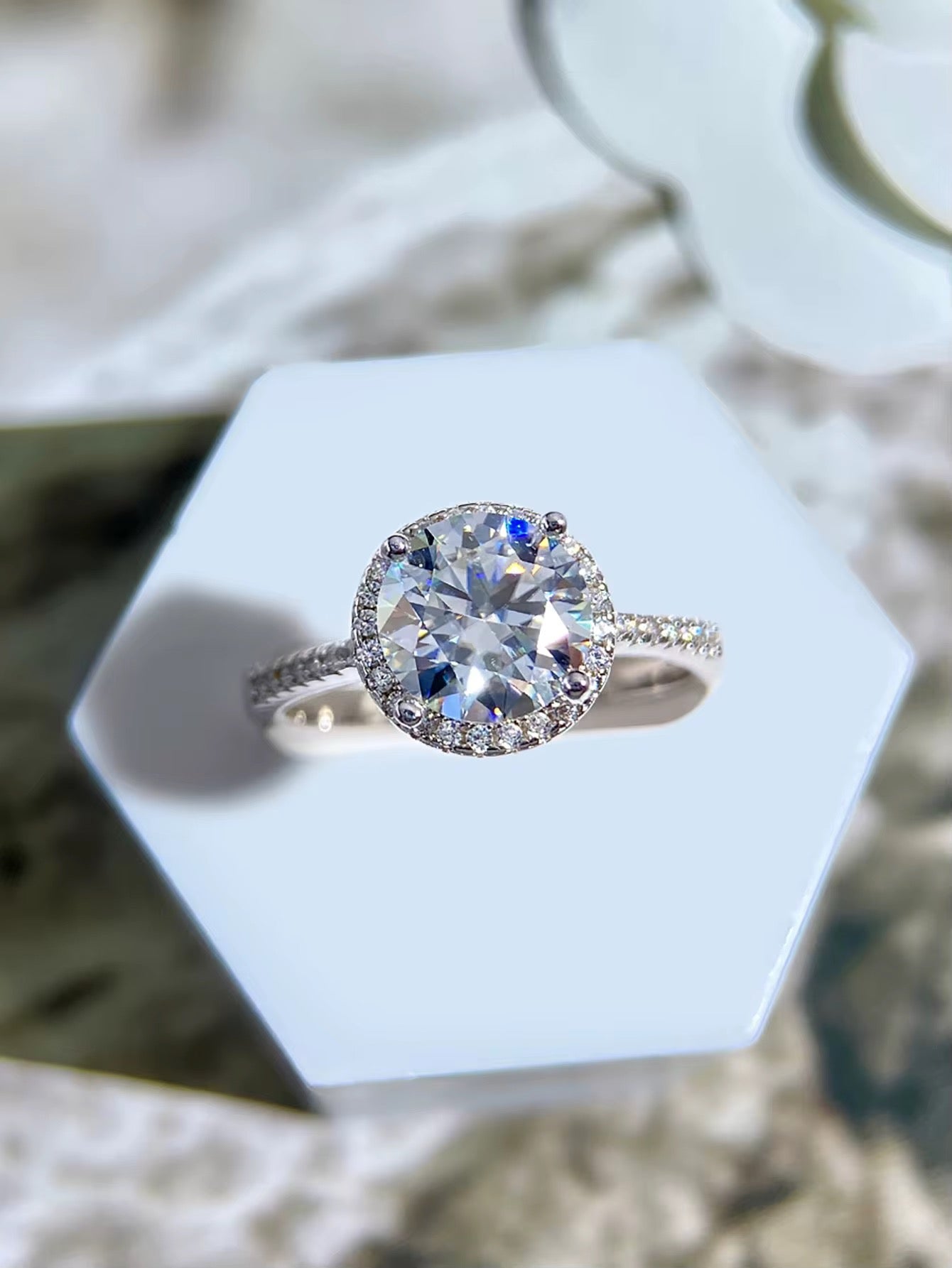 Hotsale Brilliant Round Cut Single halo Diamond Moissanite Ring 925 Sterling Silver 1ct 2ct 6.5MM
Women Engagement Fine Jewelry